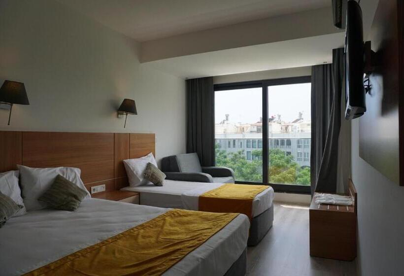 اتاق استاندارد سه نفره, Antalya Ramona