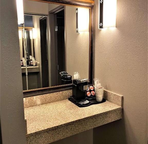 디럭스 스위트, Best Western Plus Kelly Inn