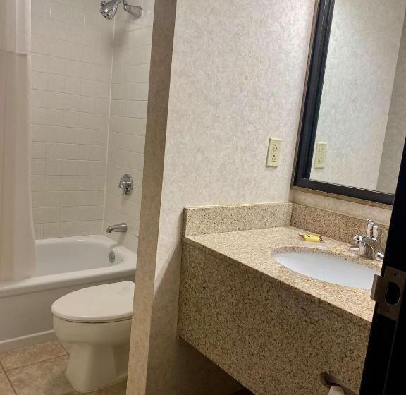 Люкс Вид на Реку, Best Western Plus Kelly Inn