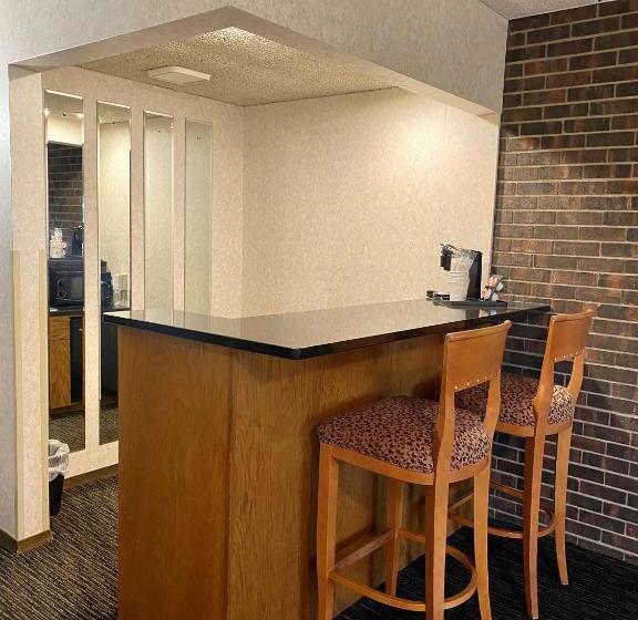 Люкс Адаптированный для Инвалидов, Best Western Plus Kelly Inn