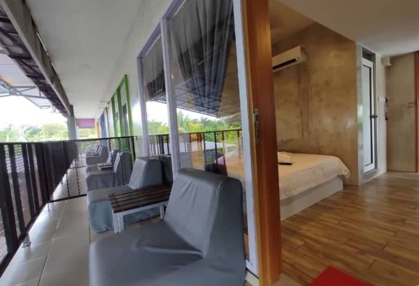 اتاق لوکس با تخت بزرگ, Rick Resort Teluk Intan