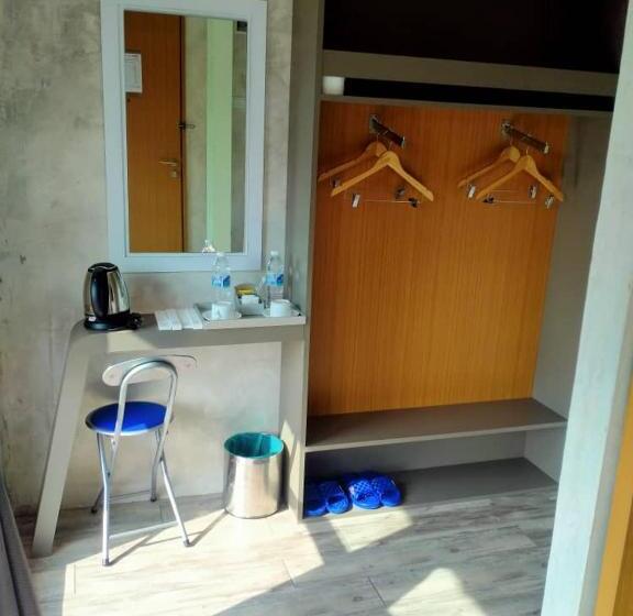 اتاق لوکس با تخت بزرگ, Rick Resort Teluk Intan