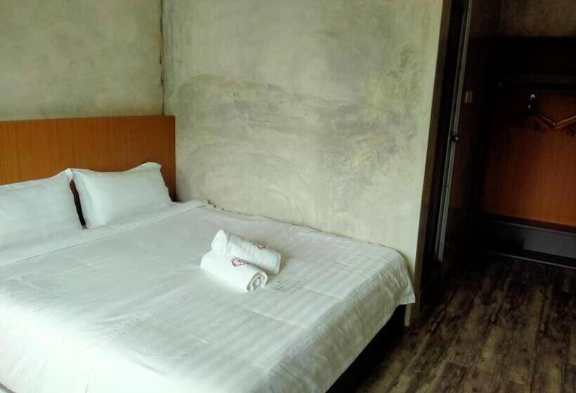 اتاق سوپریور با وان آب گرم, Rick Resort Teluk Intan