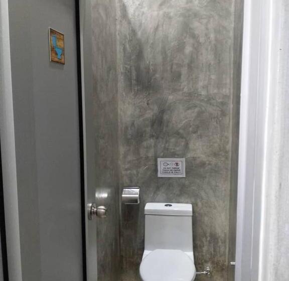 اتاق استاندارد با سرویس بهداشتی مشترک, Rick Resort Teluk Intan
