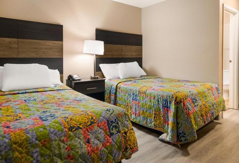 Номер Стандарт 2 Двуспальные Кровати, Knights Inn Grand Rapids East Airport