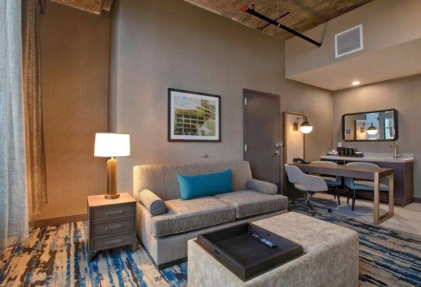 Standard Studio Dobbeltseng, Embassy Suites By Hilton Rockford Riverfront