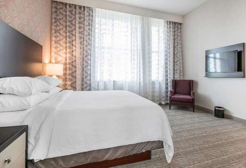 Suite King Size Seng, Embassy Suites By Hilton Rockford Riverfront