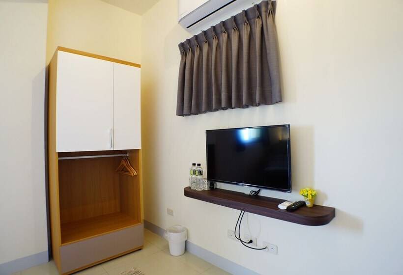 اتاق استاندارد چهار تخته, Warm B&b