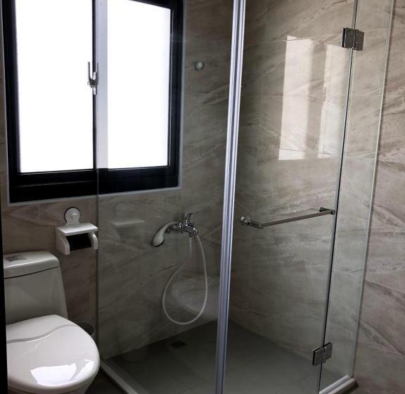 اتاق استاندارد چهار تخته, Warm B&b