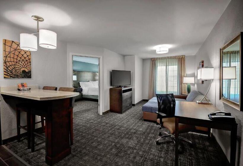Номер Стандарт Кровать Кинг Адаптированный для Инвалидов, Staybridge Suites   Holland, An Ihg