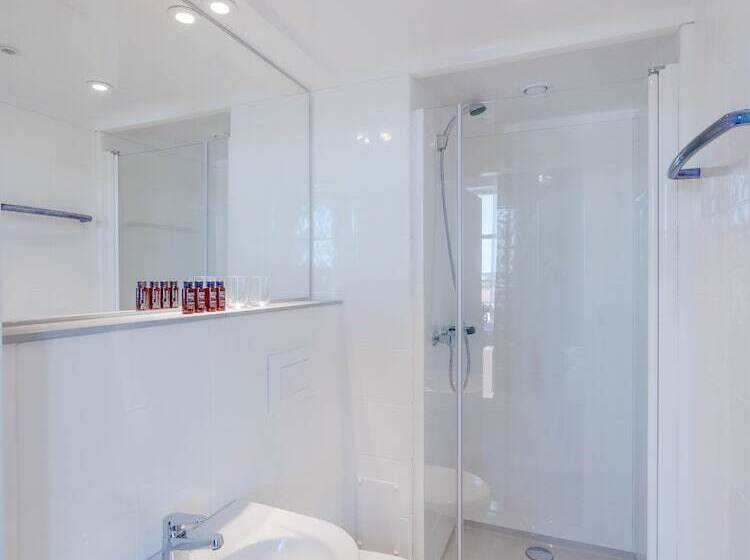 Номер Стандарт, Hamnhotellet
