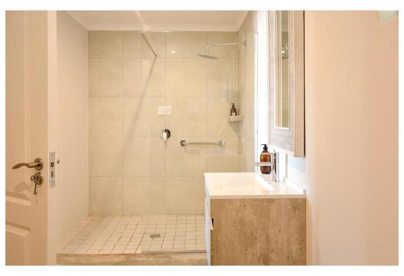 Номер Deluxe, 66 On Monzali 4 Star Luxury Guesthouse