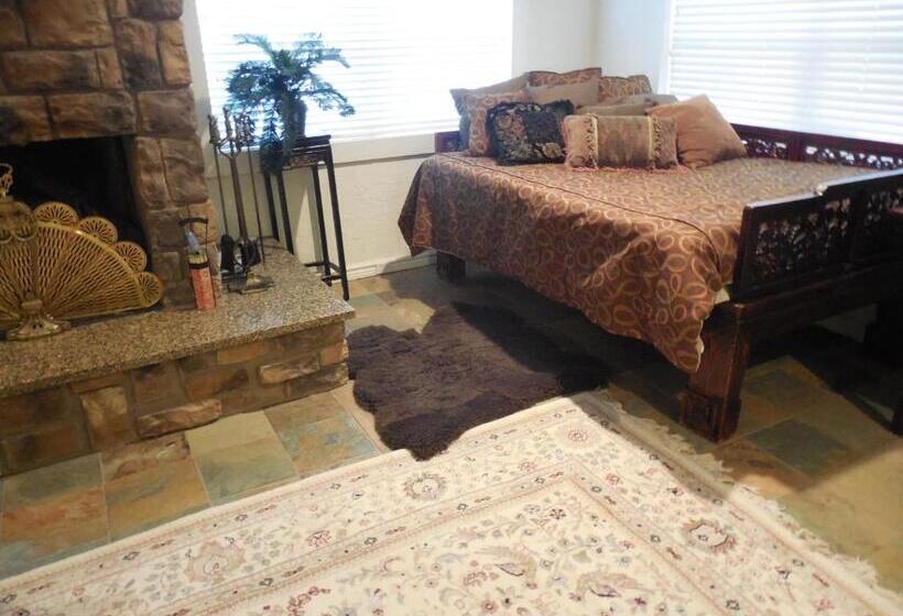 Люкс Повышенной Комфортности, Dogwood Springs Lodgings
