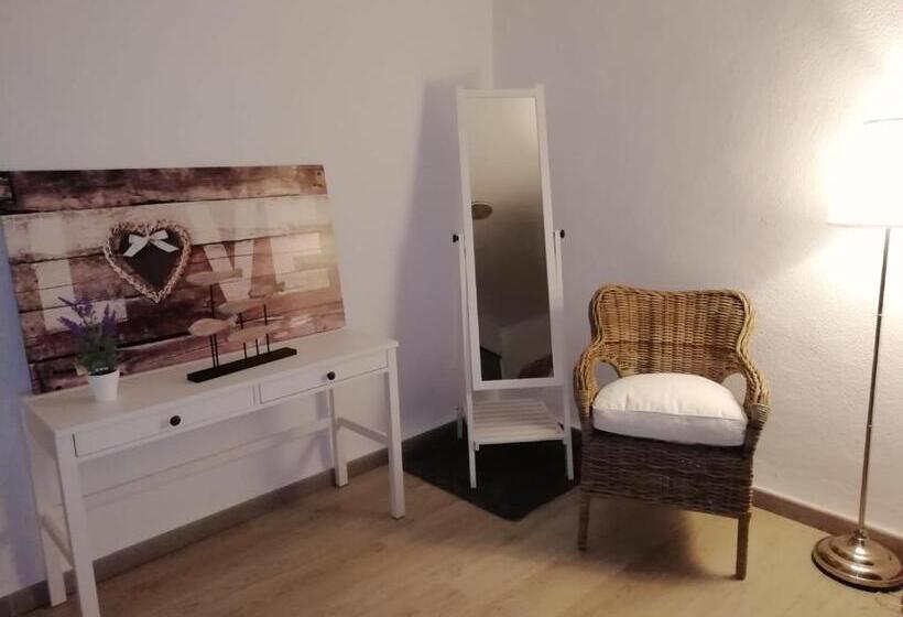 Номер Deluxe, El Karmelet