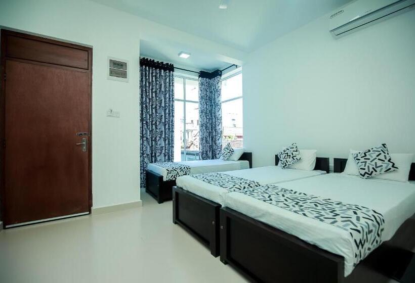 اتاق لوکس سه تخته, Roabaa Guesthouse