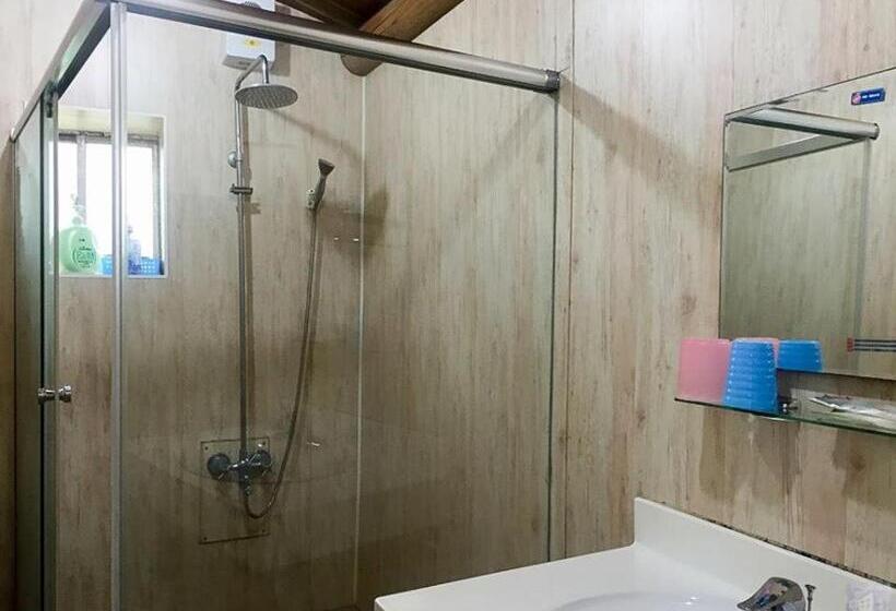 اتاق استاندارد با سرویس بهداشتی مشترک, Qin Bi Qingnian Homestay