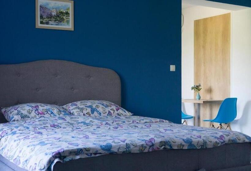 استودیوی استاندارد, Apartments Ena