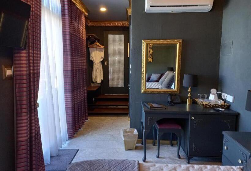Suite with Terrace, Julina Boutique Living