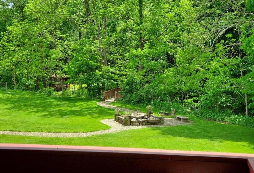 Люкс с Балконом, The Barn Inn Bed And Breakfast