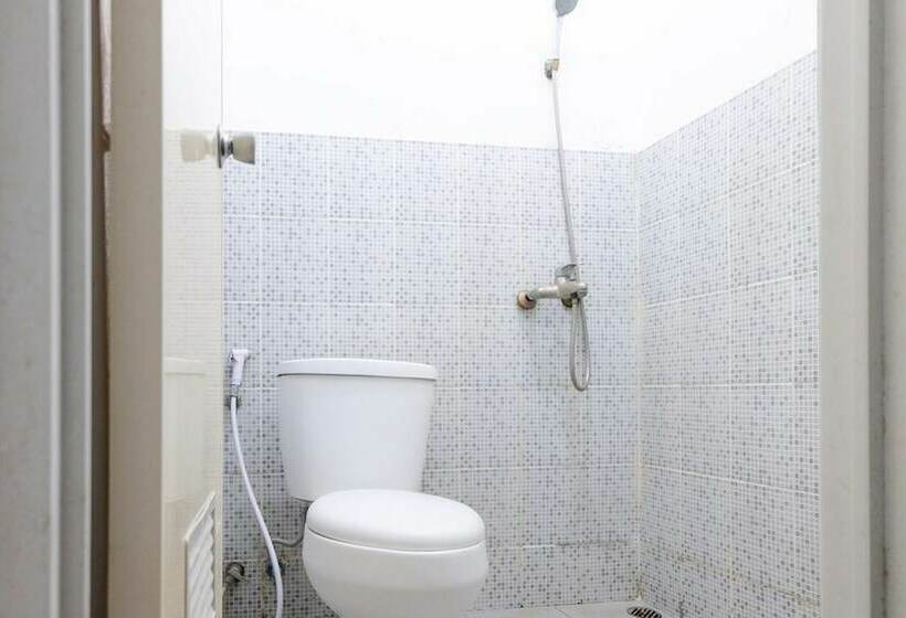 Номер Economy, Reddoorz Near Ahmad Yani Airport 3