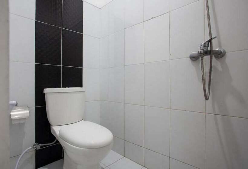 Номер Economy, Reddoorz Near Taman Krida Budaya Malang