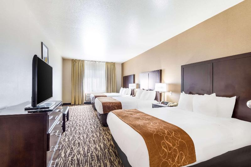스위트, Comfort Suites Portland Airport