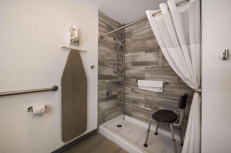 キングサイズベッドのスタンダードルーム, Country Inn & Suites By Radisson, Freeport, Il