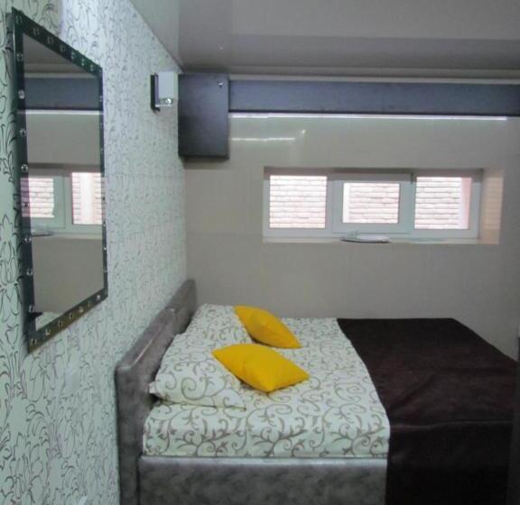 이코노미 룸, Guest House Khan