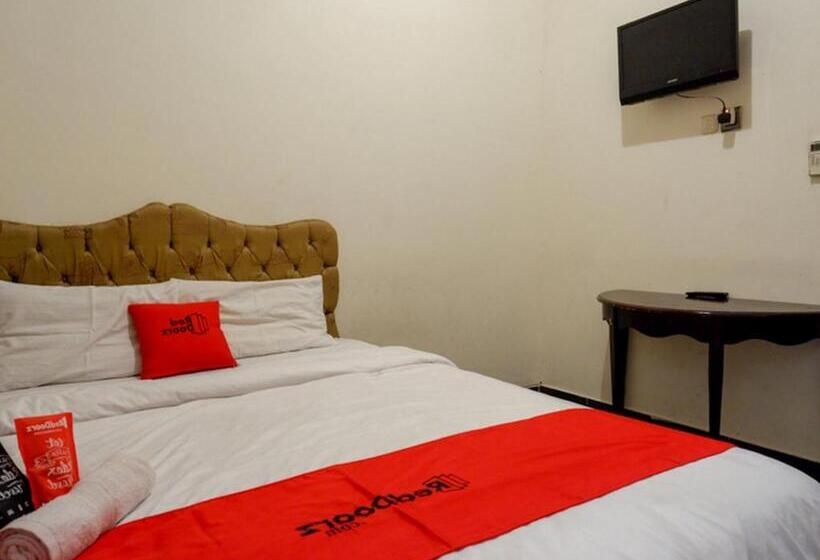 Номер Deluxe, Reddoorz Near Tugu Yogyakarta