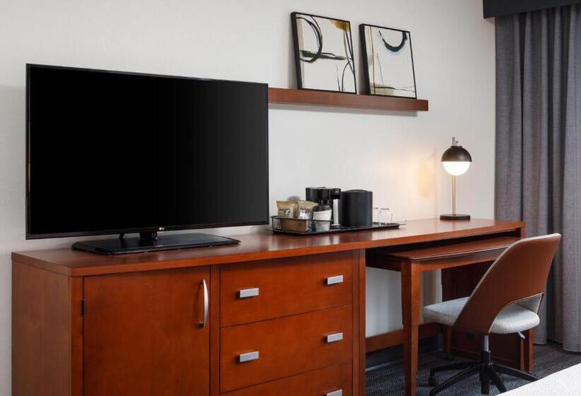 스탠다드 룸 킹사이즈 침대, Courtyard La Crosse Downtown/mississippi Riverfront