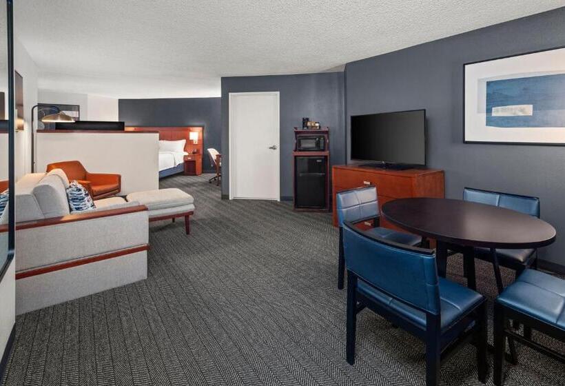 스위트 킹사이즈 침대, Courtyard La Crosse Downtown/mississippi Riverfront