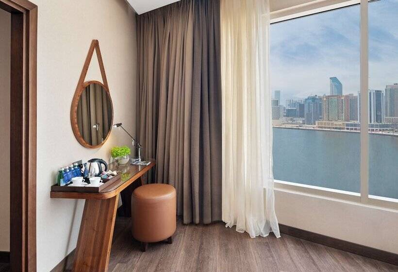 Номер Стандарт, Radisson Blu Hotel, Dubai Canal View
