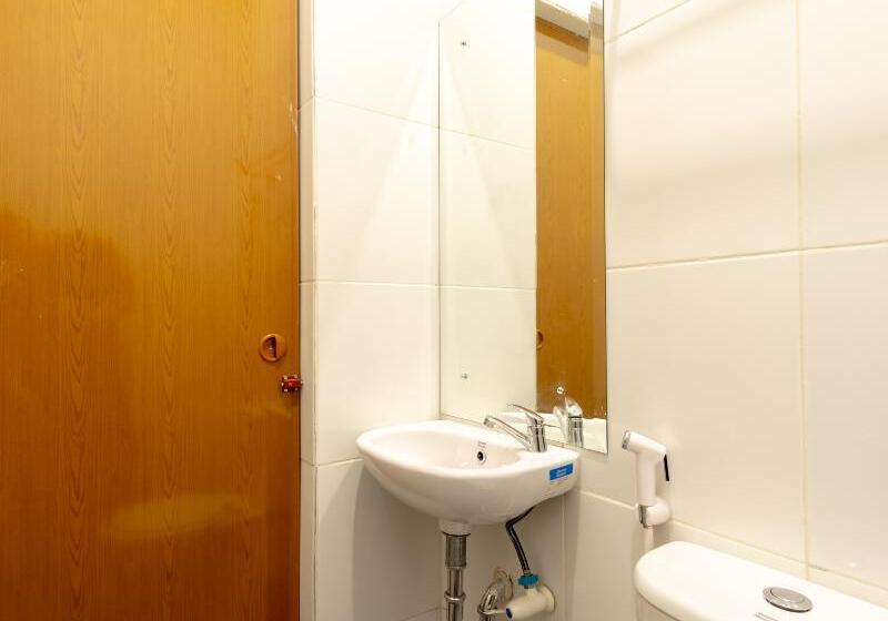 Номер Deluxe, Urbanview Os Residence Medan By Reddoorz