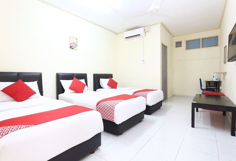 Quarto Triplo Estandar, O Pelangi Marang