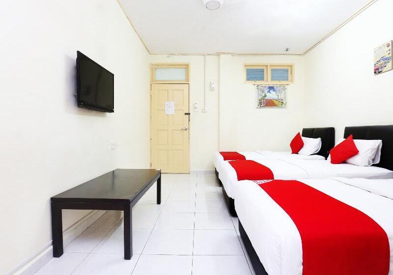 Quarto Triplo Estandar, O Pelangi Marang