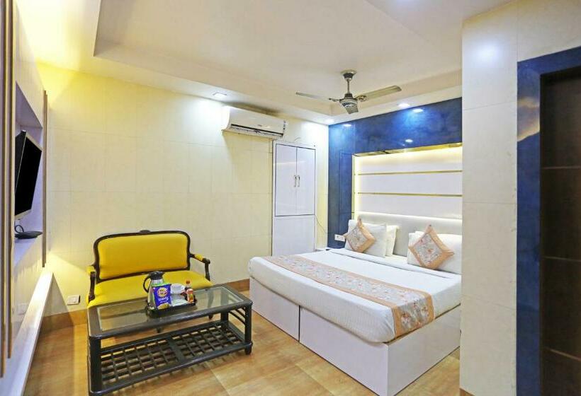 带大床的高级房间, Preet Palace  5 Mints Walk From Nizamuddin Railway Station