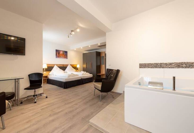 Family Suite, In Laisen