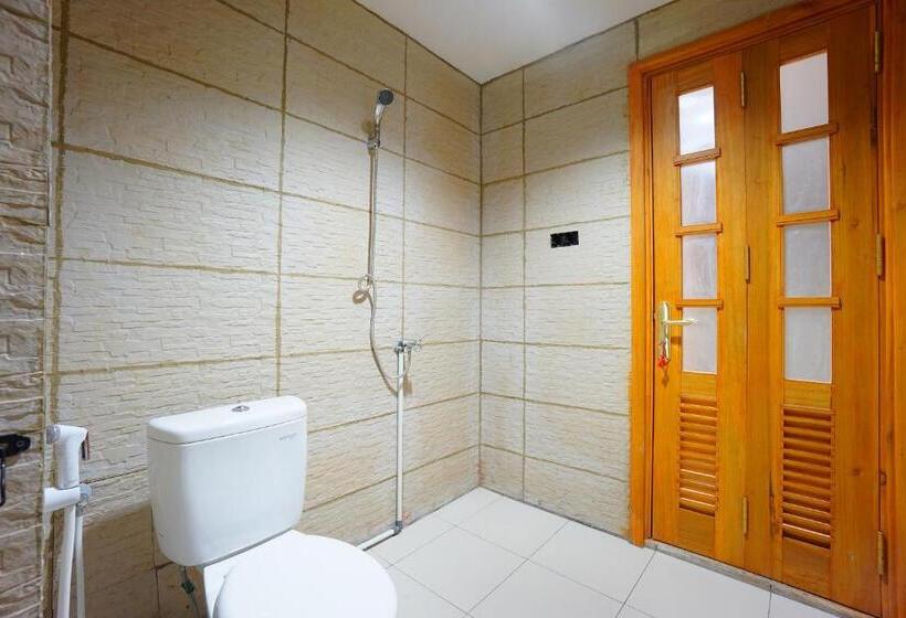 חדר סטנדרט, Reddoorz Brand Man12045 Reddoorz Near Megamall Manado