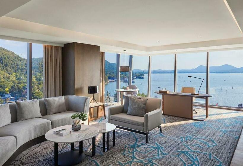 سوئیت با تخت بزرگ, Xuzhou Marriott Hotel Lakeview