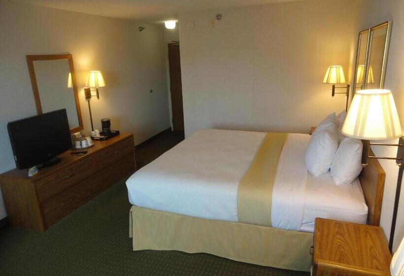 带大床的豪华间, Days Inn By Wyndham Rapid City