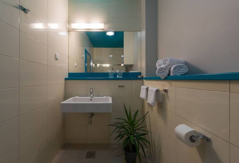آپارتمان ممتاز دوخوابه رو به دریا, Apartments Villa Azzurra Bol