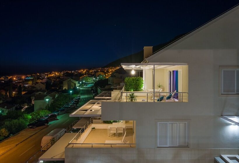 2 Bedroom Deluxe Apartment Sea View, Apartments Villa Azzurra Bol