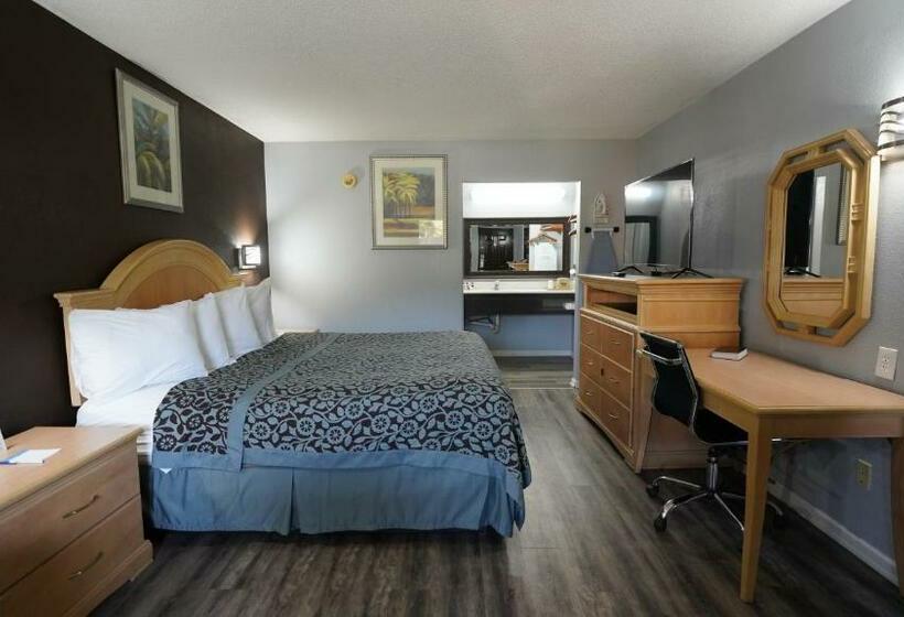 带大床的复式套间, Columbus Inn And Suites