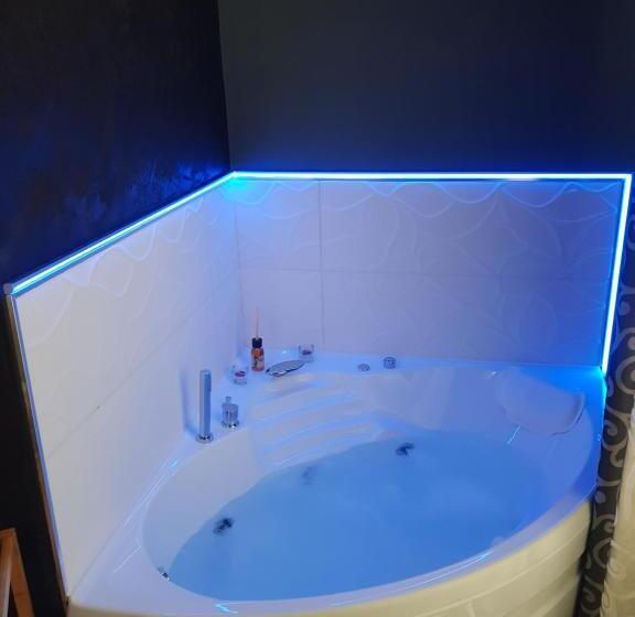 اتاق استاندارد با وان آب گرم, B&b I Puritani