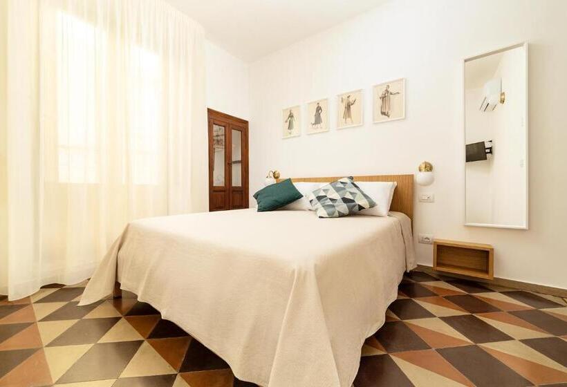 Номер Стандарт, Santaló B&b