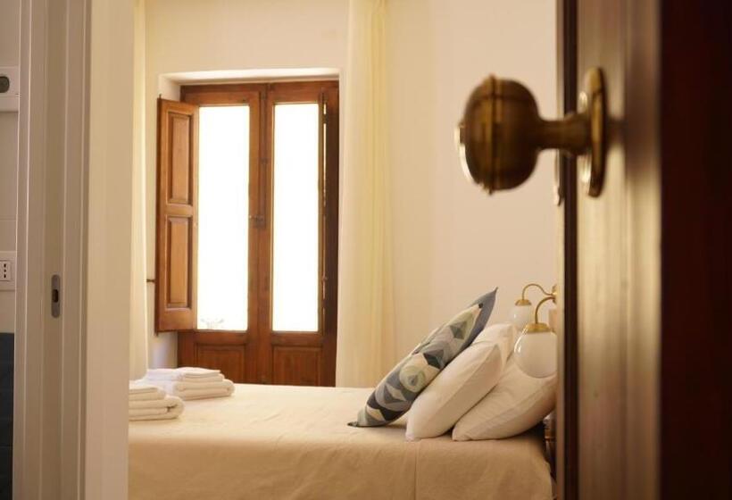 Номер Стандарт с Балконом, Santaló B&b