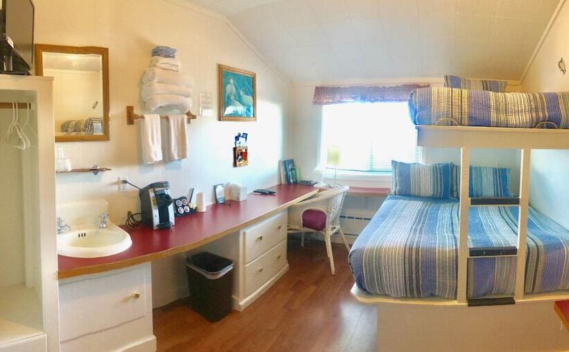 标准间, Driftwood Inn