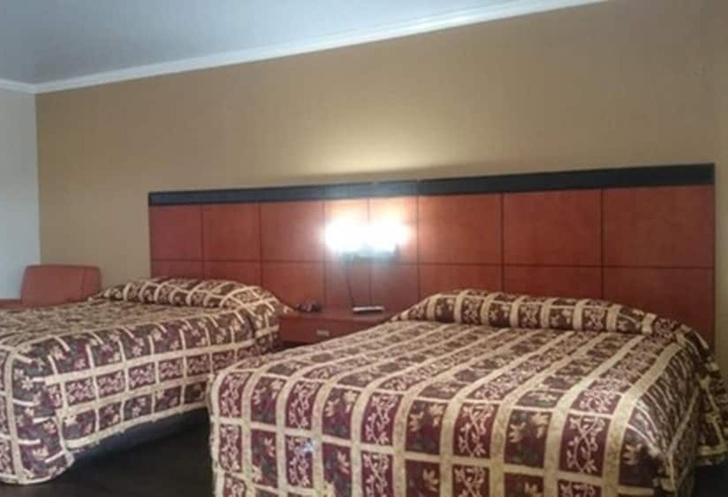 Номер Стандарт 2 Двуспальные Кровати, Monterey Fairgrounds Inn
