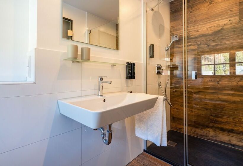 Quarto Estandar, Coucou Hotel & Kuckucks Stube