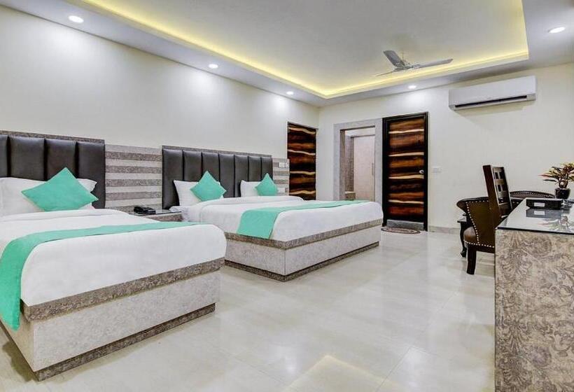 Family Suite, Mahajan International, Delhi Airport